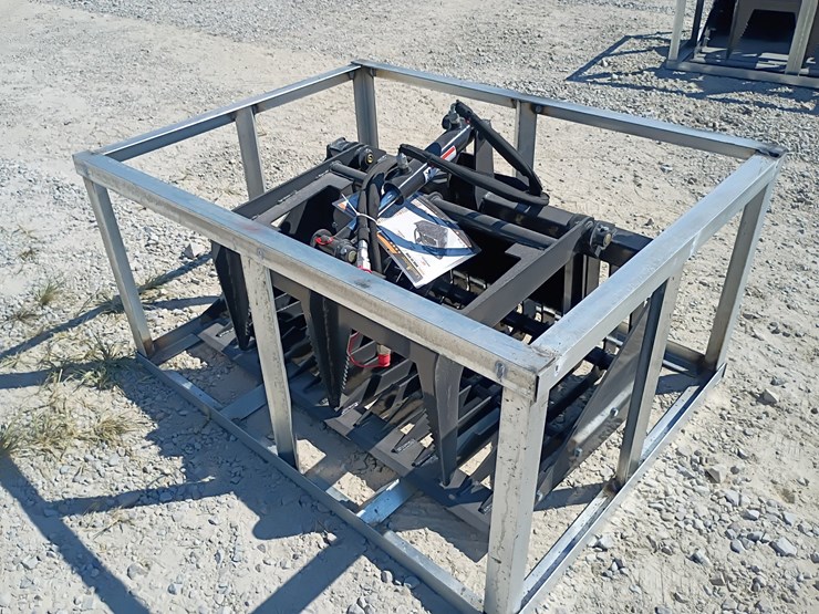 #l85-053-•-landhonor-rock-grapple-mini-skid-steer-attachment-image-2