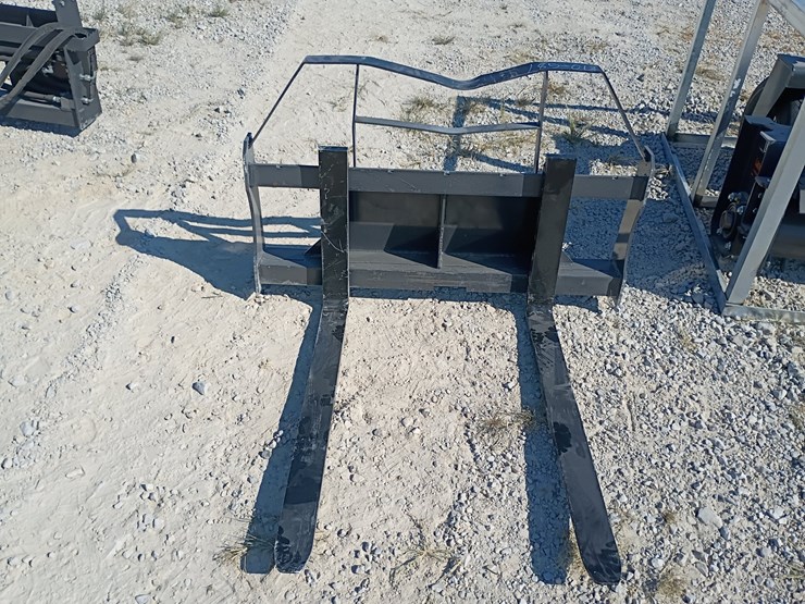 #l85-013-•-landhonor-pallet-fork-mini-skid-steer-attachment-[damaged]-image-1