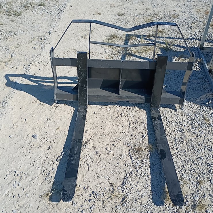 #L85-013 • Landhonor Pallet Fork Mini Skid Steer Attachment [damaged]