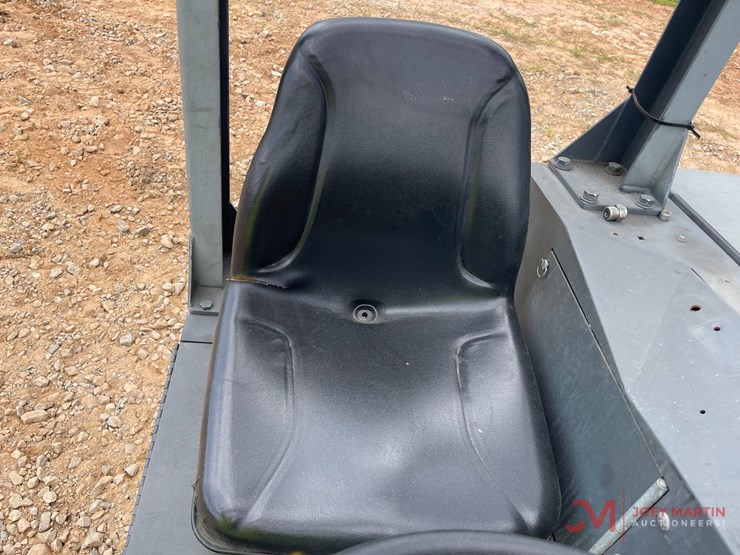 american-lincoln-advanced-7765-industrial-combination-ride-on-sweeper-image-15