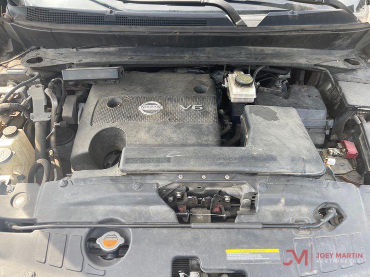 2013-nissan-pathfinder-sl-image-14