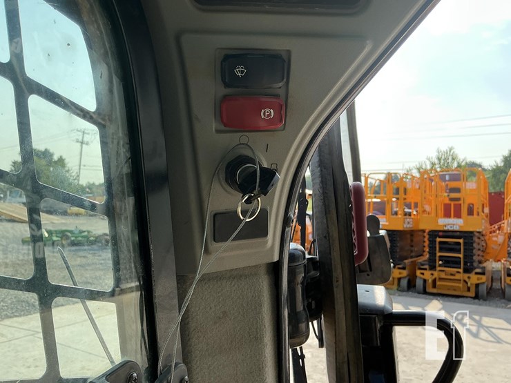 2020-caterpillar-249d3-image-18