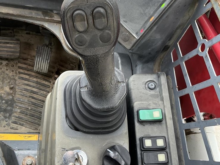2021-takeuchi-tl8r2-image-14