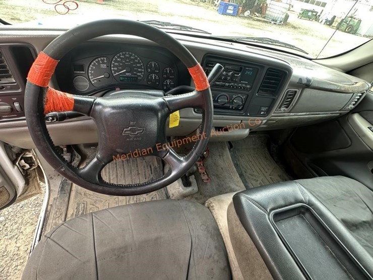 2000-chevrolet-k2500-image-21