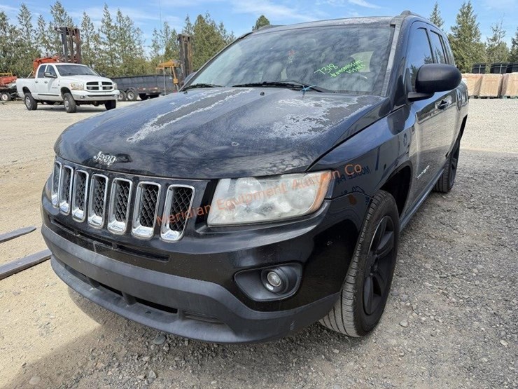 2013-jeep-compass-latitude-image-2