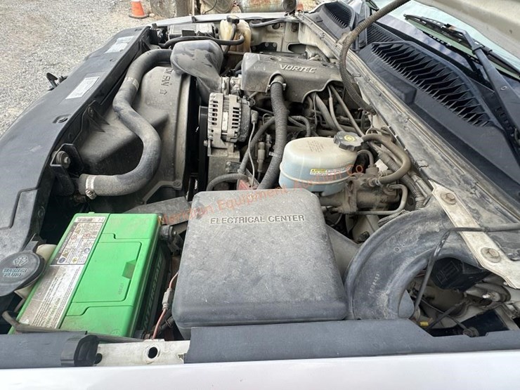 2000-chevrolet-k2500-image-27