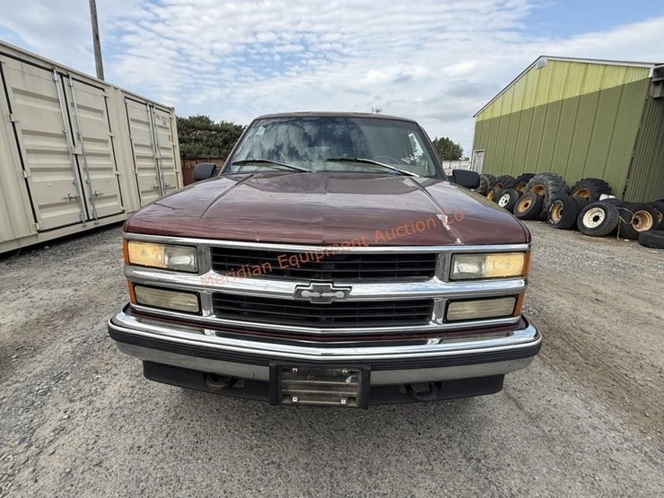 1998-chevrolet-suburban-1500-image-8