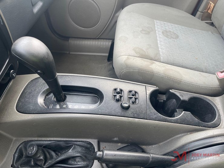 2005-jeep-liberty-image-23