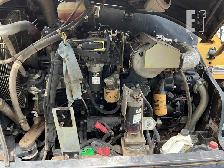 2014-caterpillar-th407c-image-14