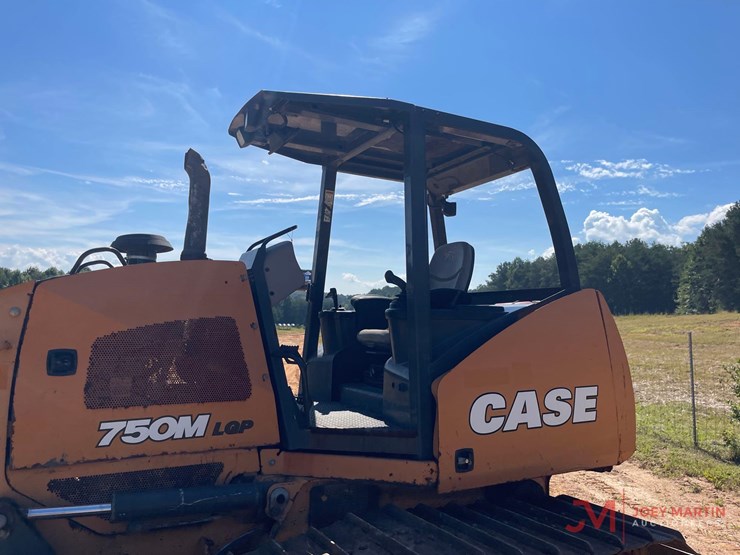 2018-case-750m-lgp-image-15