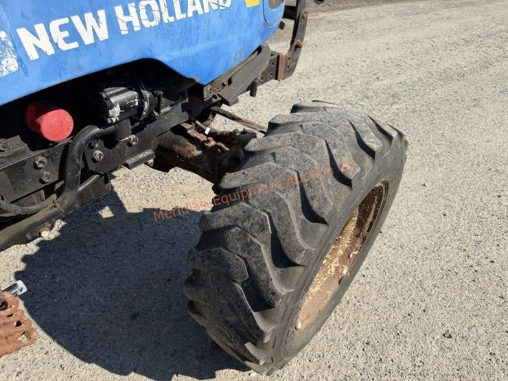 new-holland-boomer-50-image-22