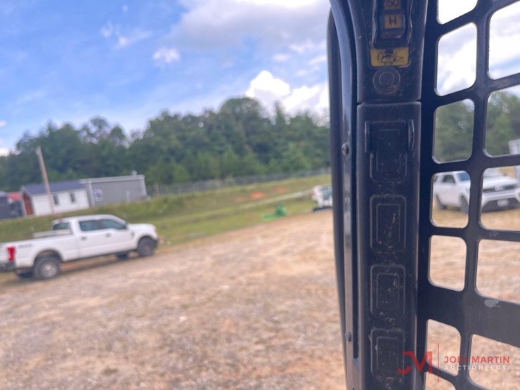 2021-bobcat-s590-image-18