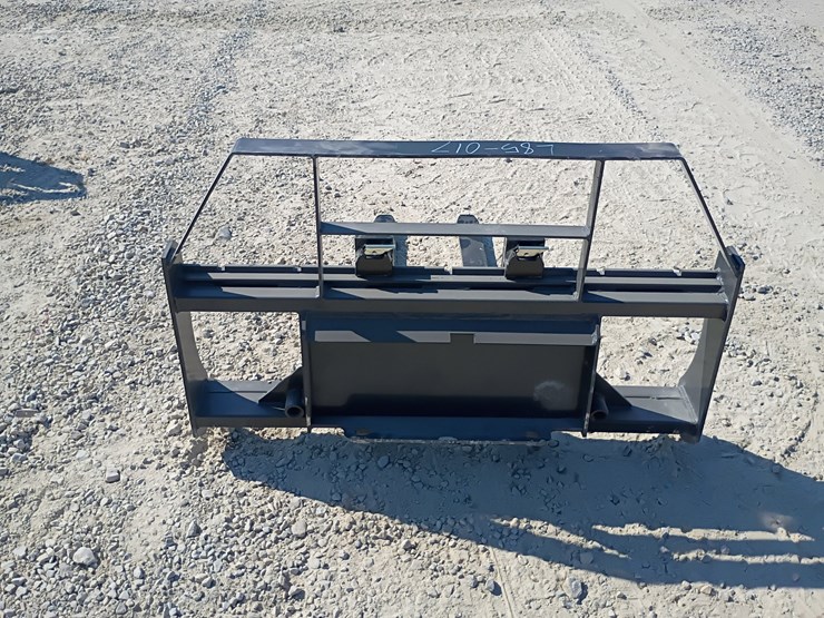 #l85-017-•-landhonor-pallet-fork-mini-skid-steer-attachment-image-3