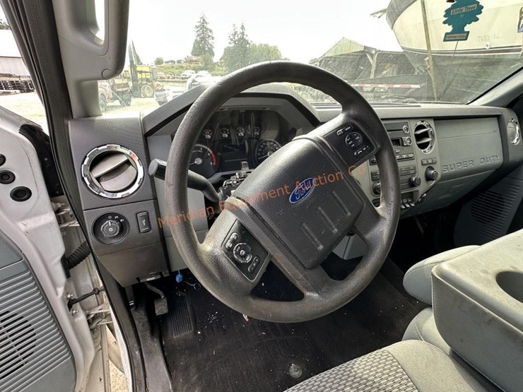 2016-ford-f350-xlt-image-21