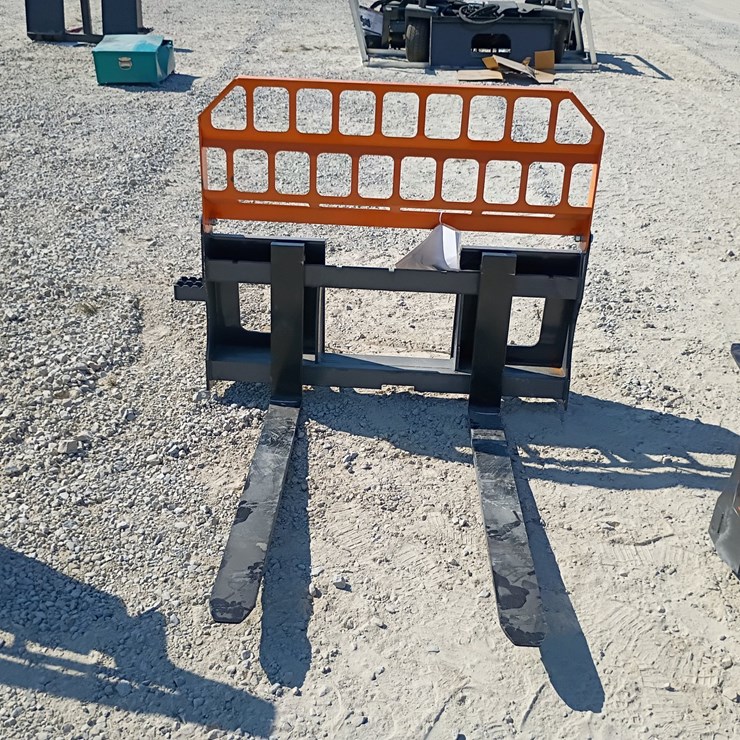 #L85-019 • Landhonor Pallet Fork Skid Steer Attachment