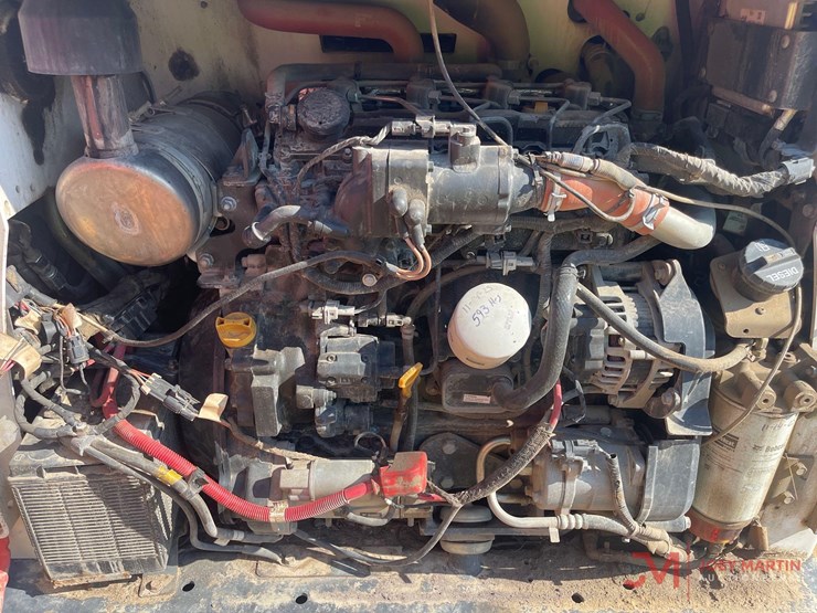 2022-bobcat-t740-image-11