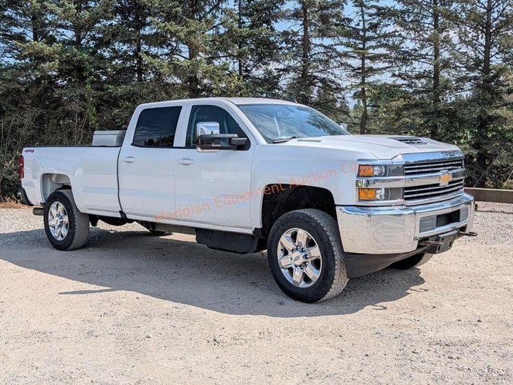 2017-chevrolet-silverado-3500-image-1