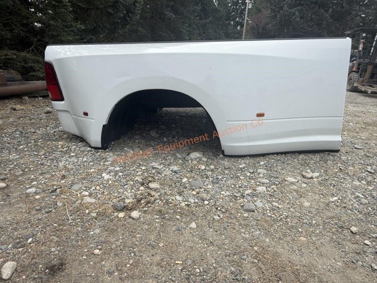 2011-dodge-ram-3500-image-3