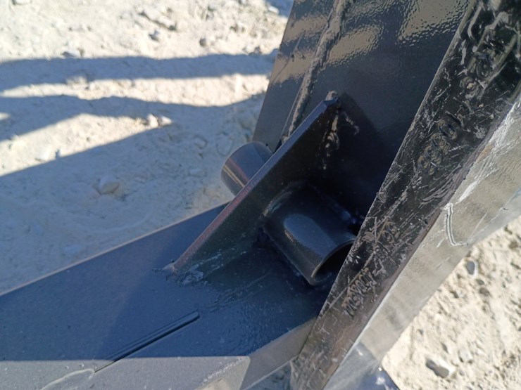 #l85-013-•-landhonor-pallet-fork-mini-skid-steer-attachment-[damaged]-image-6