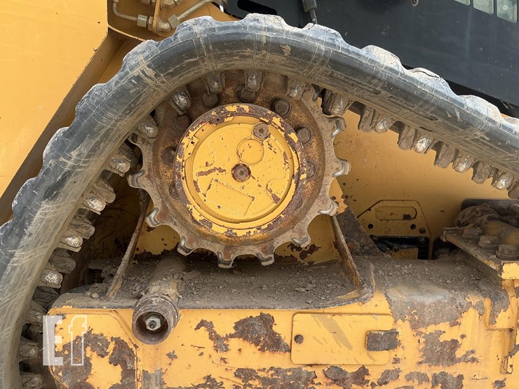 2020-caterpillar-249d3-image-10