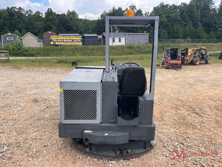 american-lincoln-advanced-7765-industrial-combination-ride-on-sweeper-image-4