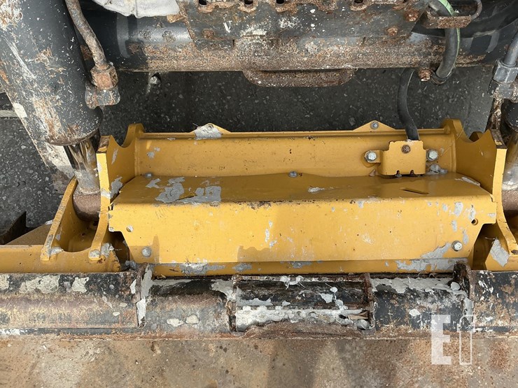 2020-deere-331g-image-12