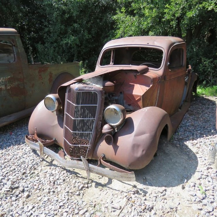 1935 Cut down Ford Sedan