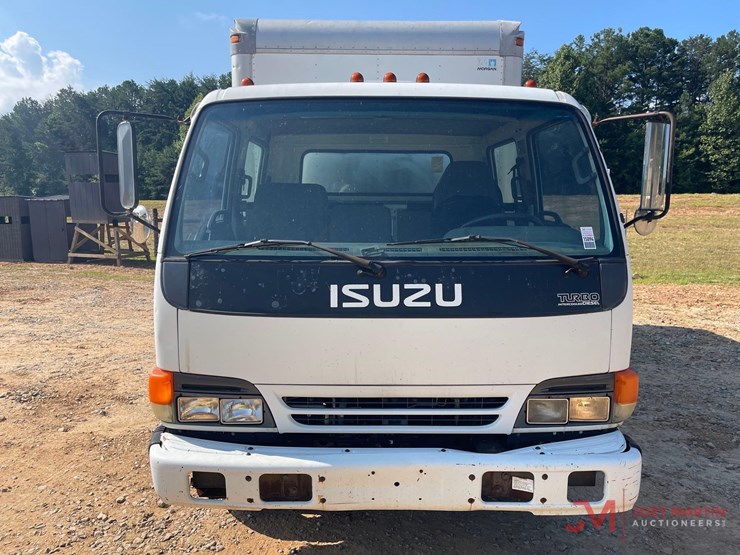 2003-isuzu-nqr-image-8