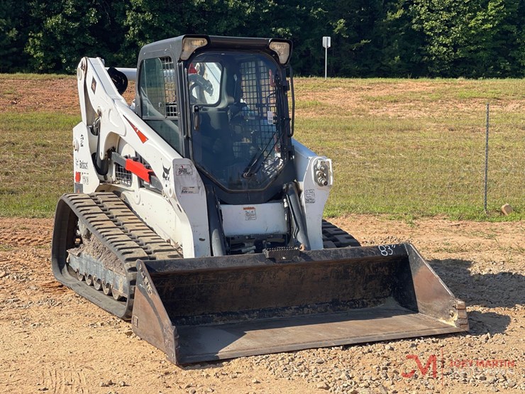 2022-bobcat-t740-image-1