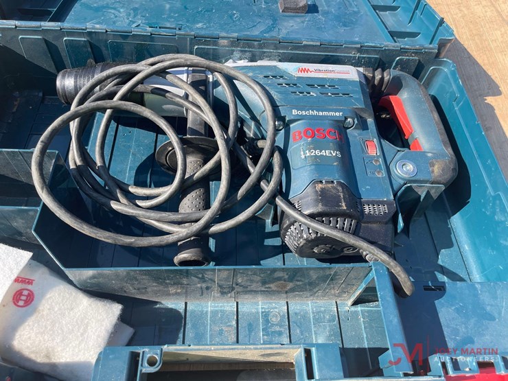 bosch-1-1/2-roto-hammer-drill-with-case-image-2
