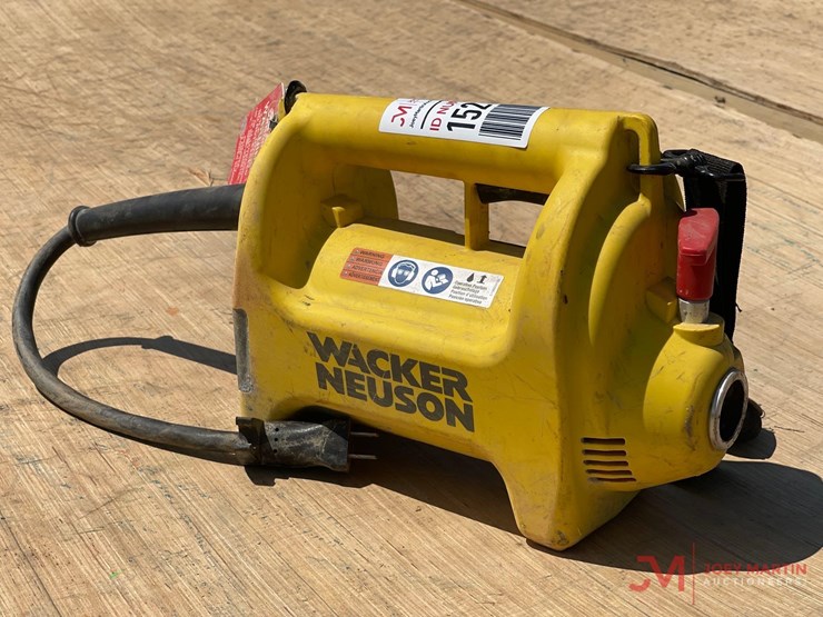 2-hp-concrete-vibrator-with-shoulder-strap-image-1