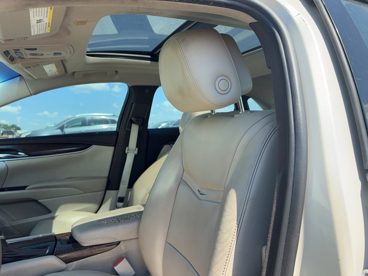 #48220-•-2013-cadillac-xts-sedan-2g61r5s39d9103334-inv#-48220-image-42
