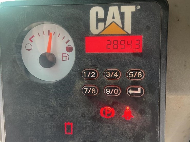 2021-caterpillar-249d3-image-17
