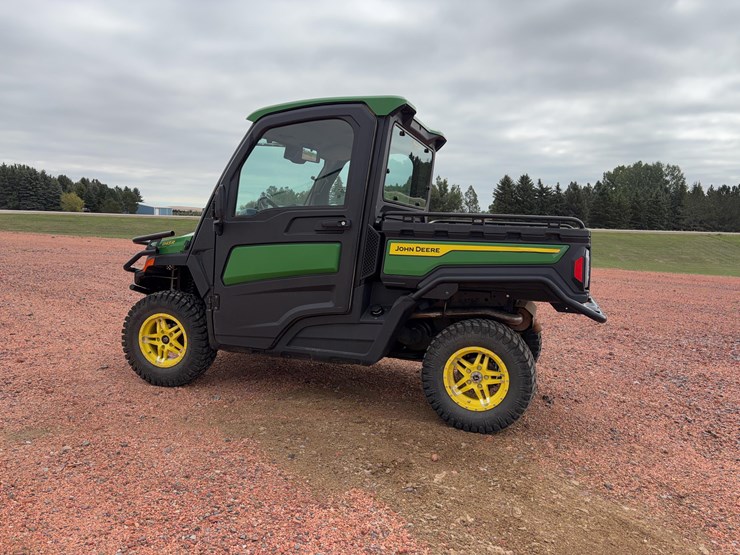 john-deere-gator-image-1