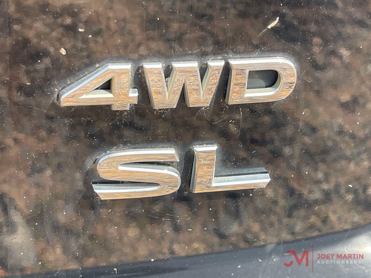 2013-nissan-pathfinder-sl-image-13