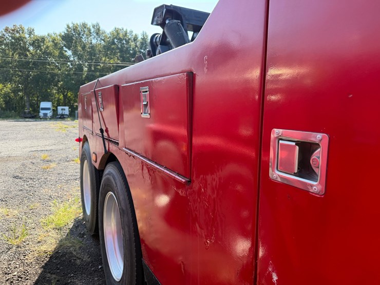 1997-peterbilt-378-image-53