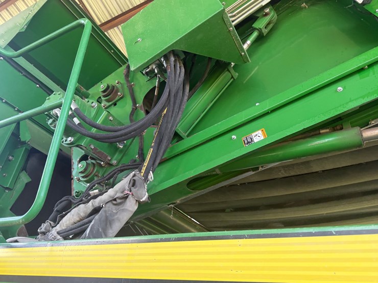 2015-john-deere-cp690-image-48