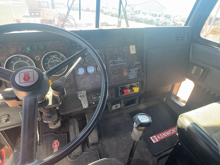 1995-kenworth-t800-image-9