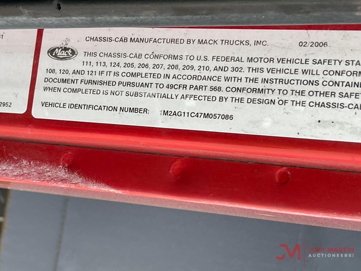 2007-mack-cv713-granite-tri-axle-dump-truck-image-34