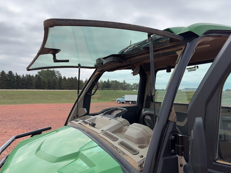 john-deere-gator-image-16