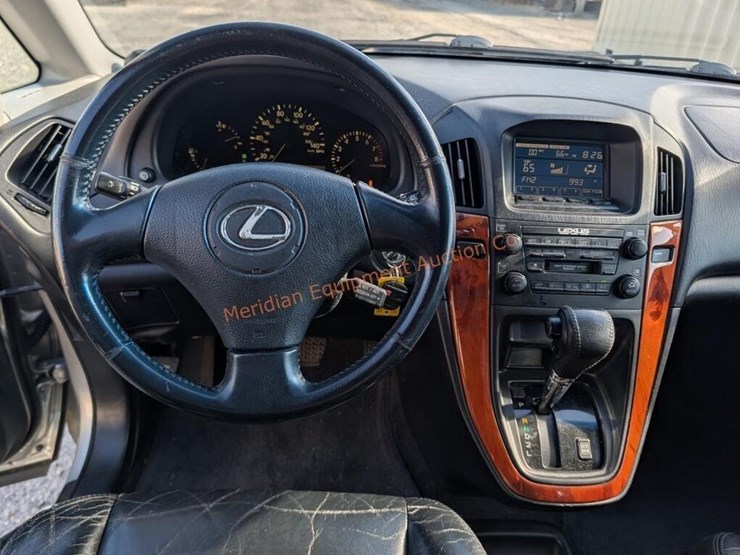 2001-lexus-rx300-image-15