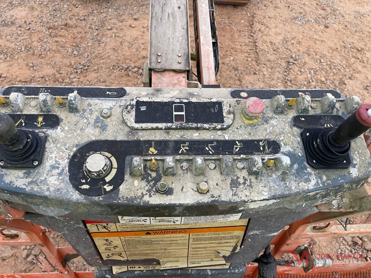 2005-jlg-600sc-image-14