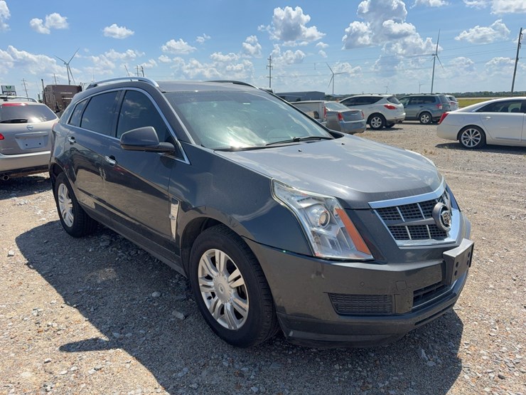 2012-cadillac-srx-image-2