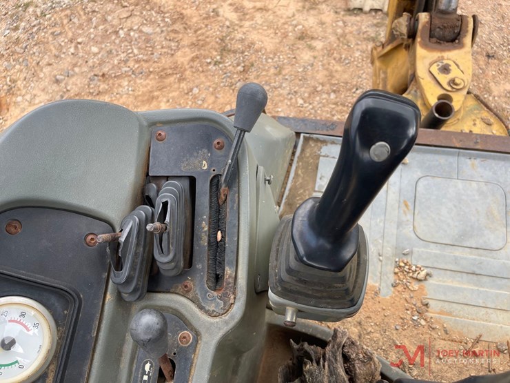 2003-caterpillar-420d-image-22