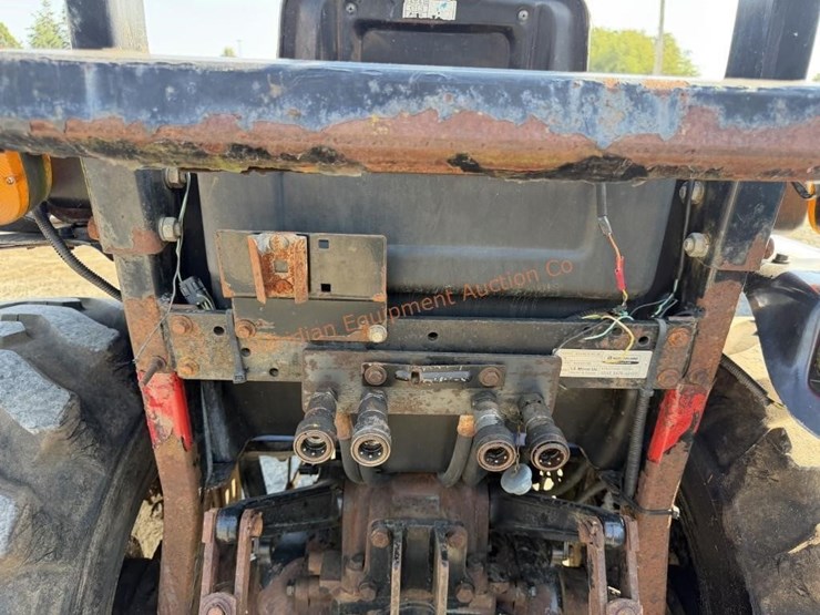 new-holland-boomer-50-image-17