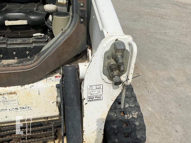 2010-bobcat-t650-image-13