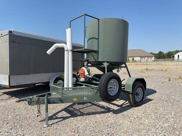 #49010-•-2020-meritt-management-co-wildlife-feeeder-w/-trailer-1m9w1w160ca57581-inv#-49010-image-1