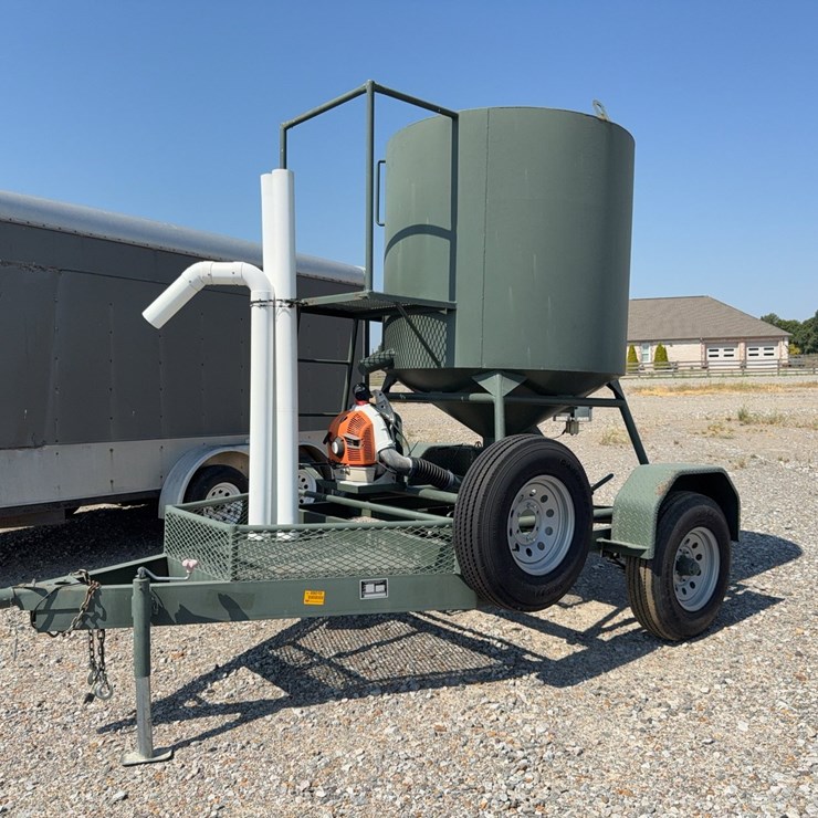 #49010 • 2020 Meritt Management Co Wildlife Feeeder w/ Trailer 1M9W1W160CA57581 INV# 49010