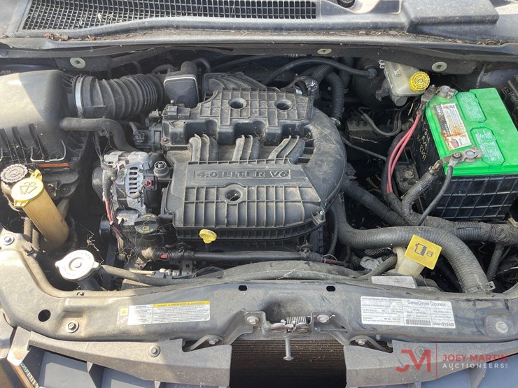 2008-chrysler-town-&-country-image-14