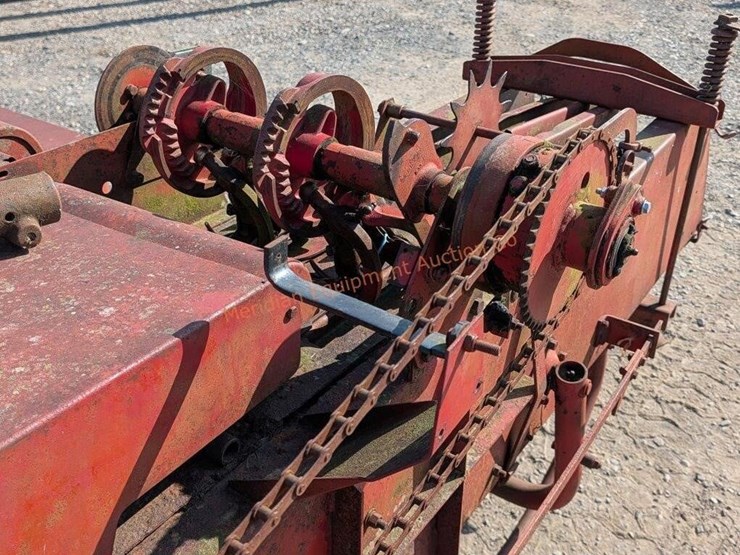 new-holland-268-image-11